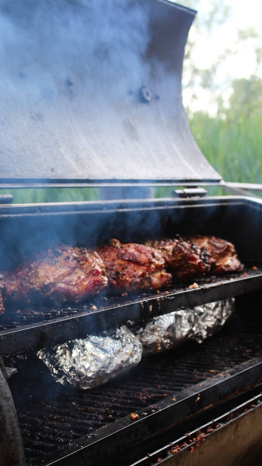 Achuras a la parrilla sobre las brasas