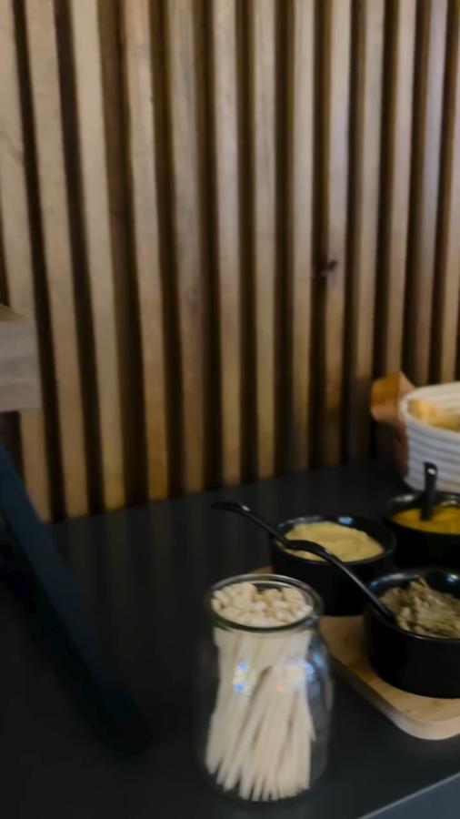 Barra de dips y salsas para una recepción